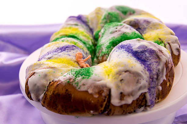 istock Mardi Gras King Cake with baby 539183591