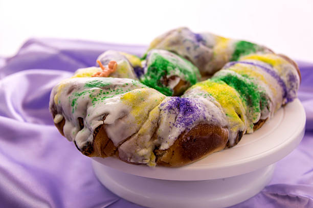 istock Mardi Gras King Cake with baby 539183593