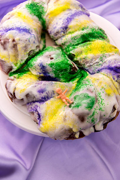 istock Mardi Gras King Cake with baby 539183601