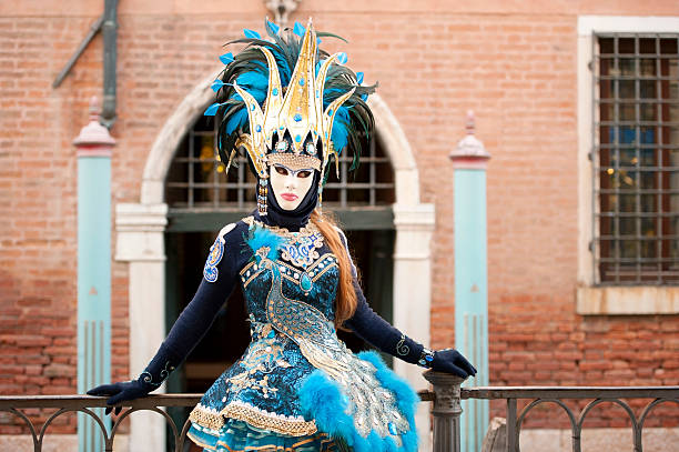 carnevale di venezia 2015 - mardi gras carnival peacock mask foto e immagini stock