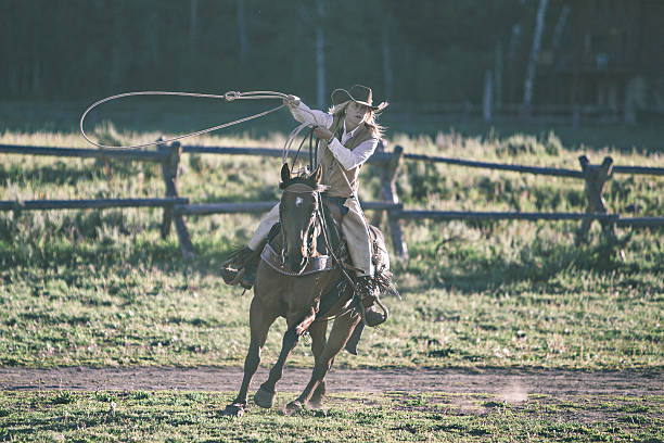 kowbojka w akcji - rein saddle cowboy hat hat zdjęcia i obrazy z banku zdjęć