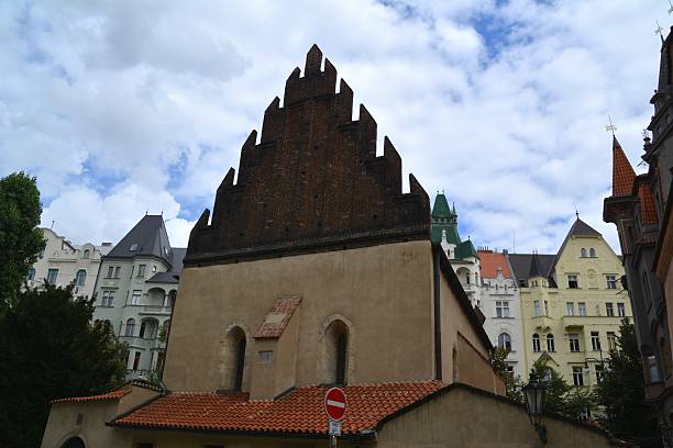 istock Old new Synagogue in Josefov, Prague, Czech Republic 539213192