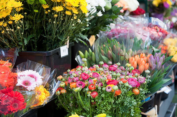istock Flowers for sale 539213570