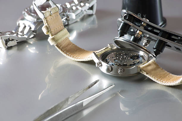 시계 배터리 교체 - watch maker work tool watch equipment 뉴스 사진 이미지