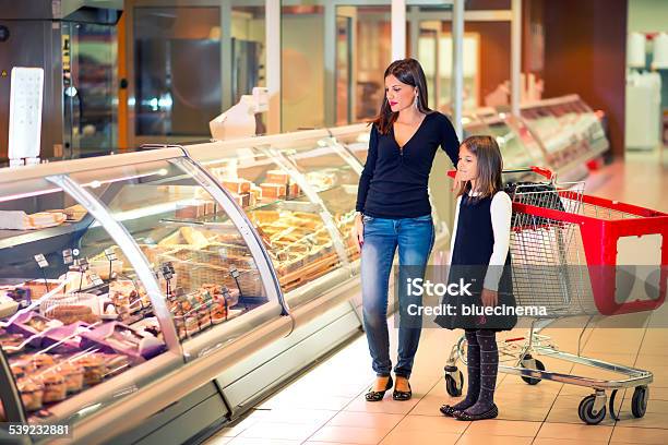 El Mercado Foto de stock y más banco de imágenes de Comestibles - Comestibles, Supermercado, Entusiasmo