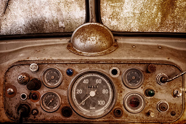 vintage, enferrujado interior de carro - collectors car dashboard odometer mode of transport imagens e fotografias de stock