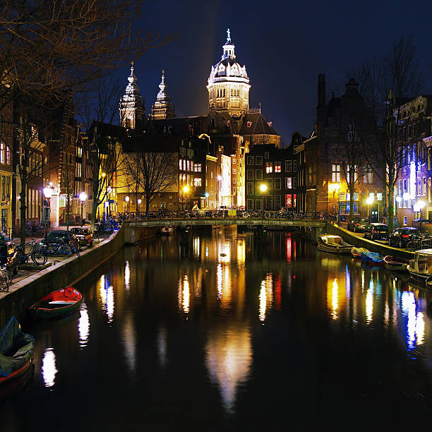 istock Evening view on the St. Nicolas Church in Amsterdam 539235157