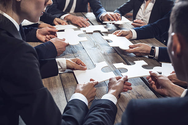 istock Business people and puzzle 539240218