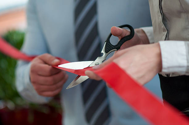 cerimônia de abertura - business opening beginnings ribbon cutting - fotografias e filmes do acervo