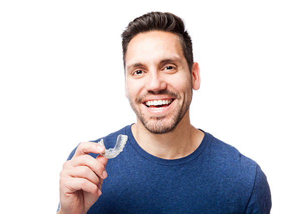 clear zahnspange - zahnschiene stock-fotos und bilder
