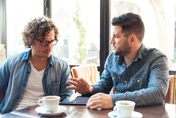istock Casual meeting in a Cafe 539280079