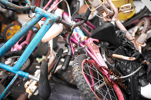 Closeup shot of old bicycles in a rubbish heaphttp://195.154.178.81/DATA/i_collage/pi/shoots/783496.jpg