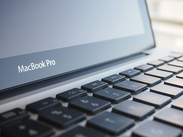 macbook pro - mac stock-fotos und bilder