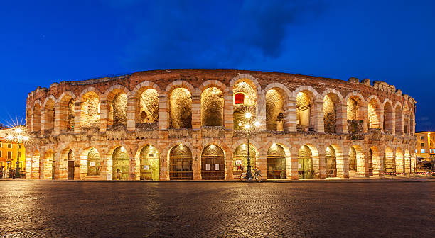 arena di verona, teatro in italia - verona foto e immagini stock