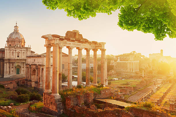 istock Forum - Roman ruins in Rome, Italy 539334930