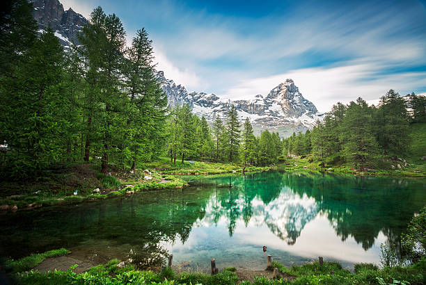 cervino/matterhorn pico em breuil cervinia -, valtournenche, vale de aosta, alpes, itália - valle daosta - fotografias e filmes do acervo