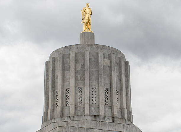 istock Dome of the Oregon Capitol 539343296