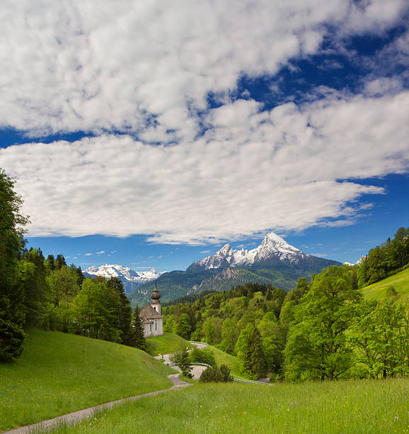 pielgrzymka kościół marii gern z watzmann w tle - european alps germany landscaped spring zdjęcia i obrazy z banku zdjęć