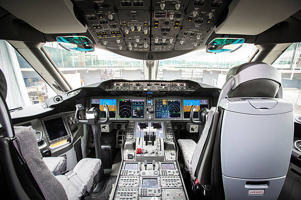 flugzeug-cockpit - airplane electronics industry air vehicle cockpit stock-fotos und bilder