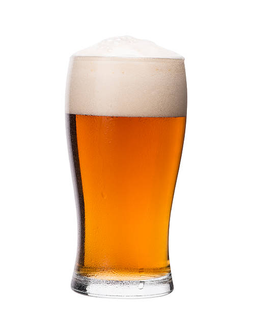 bicchiere di birra rossa pinta di birra. casa brewing. - amber beer foto e immagini stock