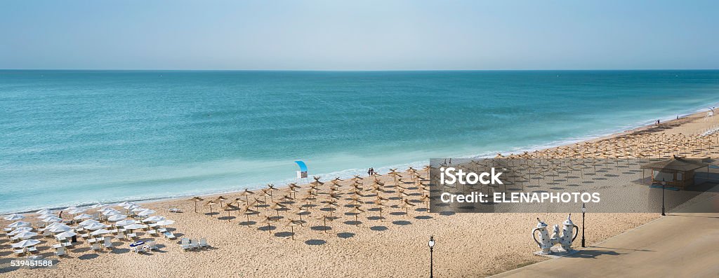 sabbia dorata spiaggia sul Mar Nero a Varna, Bulgaria - Foto stock royalty-free di Bulgaria