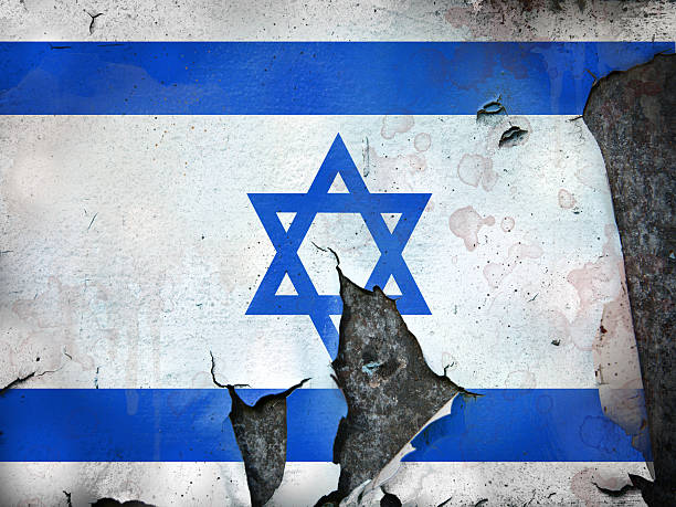 istock Flag of İsrael, painted on a grunge plank 539452402