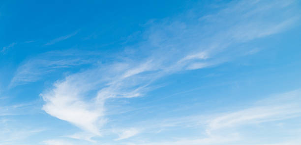 blanc et bleu ciel - cumulus cloud condensation sky blue photos et images de collection