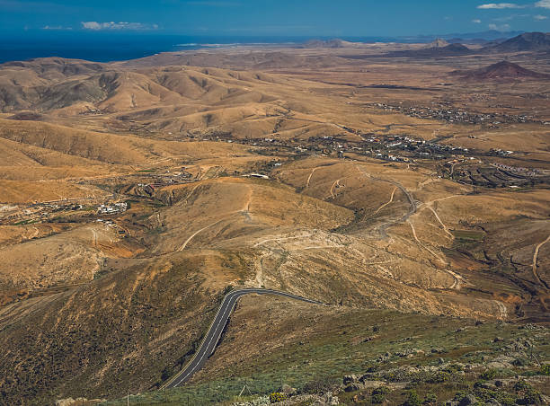istock Road through Fuerteventura 539482912