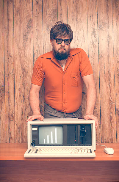 vintage dos anos oitenta homem de negócios com as vendas de subir - nerd technology old fashioned 1980s style imagens e fotografias de stock