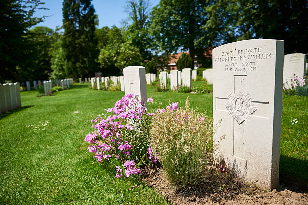 cemitério de guerra na bélgica - world war i horizontal editorial british military - fotografias e filmes do acervo