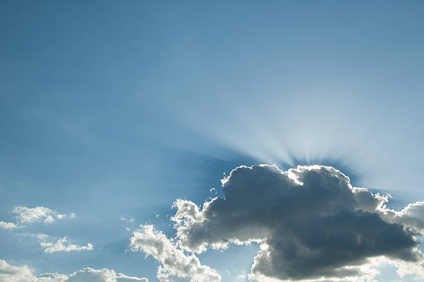 O sol resolva uma prata lining-Expressão inglesa - fotografia de stock