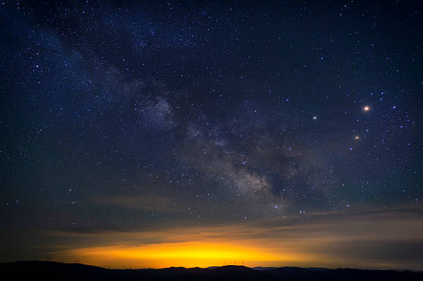 istock Arc of the Milky Way 539671636