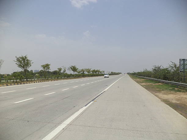 istock Expressway connecting Delhi and Agra 539811876