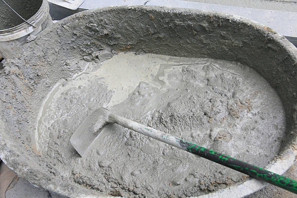 istock cement, shovel, spade, hoe 539821550