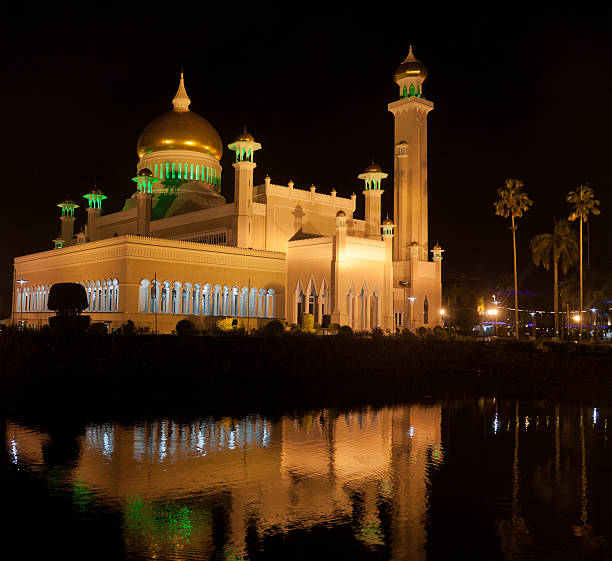 istock Long exposure Sultan Omar Ali Saifuddin Mosque in Bandar Seri 539834806