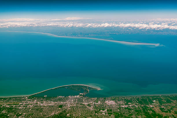 istock Flight over the Lake Erie, North America 539835700