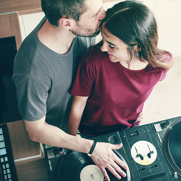 istock Lifestyle background - happy couple 539853998