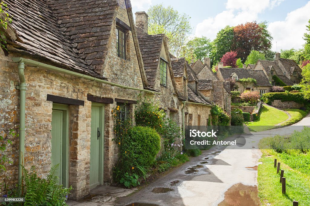 Alte Straße die traditionelle cottages. - Lizenzfrei Bibury Stock-Foto