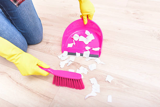 istock Sweep the papers on the floor. 540195746
