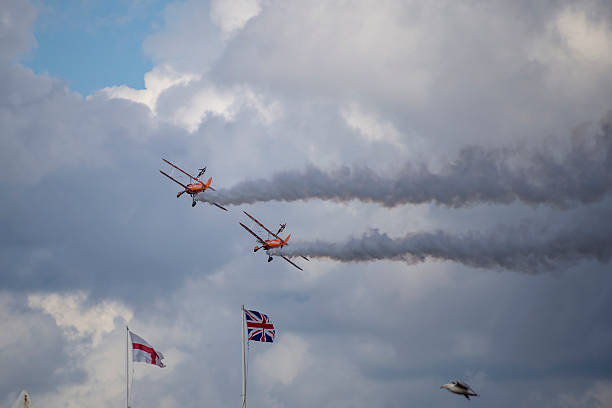 torquay airshow - fomration stock-fotos und bilder