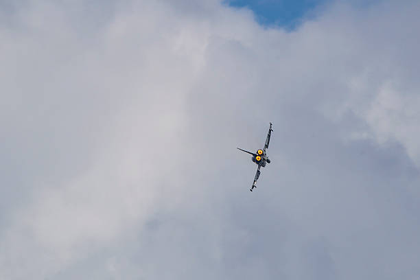 torquay airshow - fomration stock-fotos und bilder
