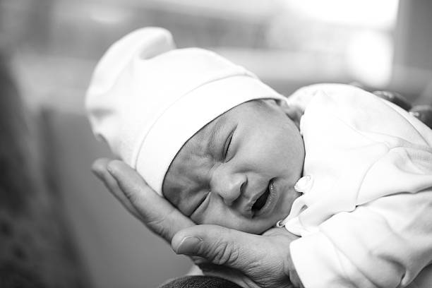 neugeborene baby - eyes closed blinking human eye closed stock-fotos und bilder