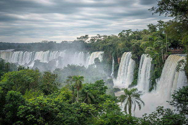 cachoeira do iguaçu do lado argentino - iguazú - fotografias e filmes do acervo