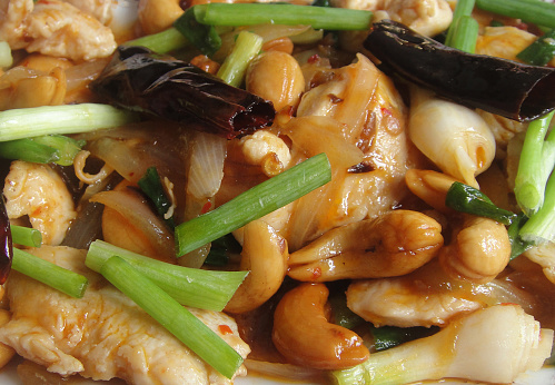 Chicken with cashew nuts and herbs