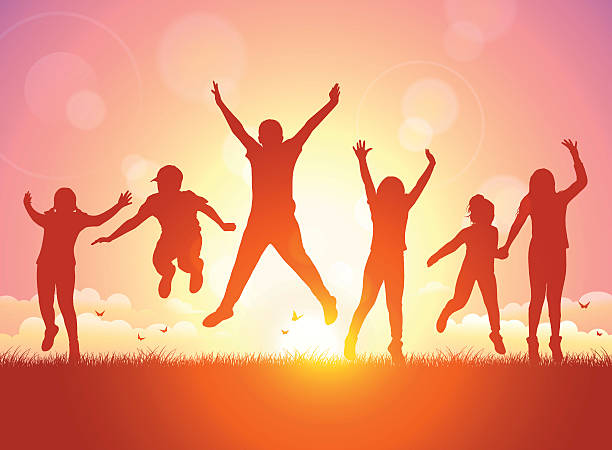 glückliche kinder springen bei sonnenuntergang - 12 13 jahre stock-grafiken, -clipart, -cartoons und -symbole