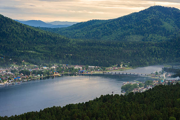 istock Great view of lake and mountains 540379990