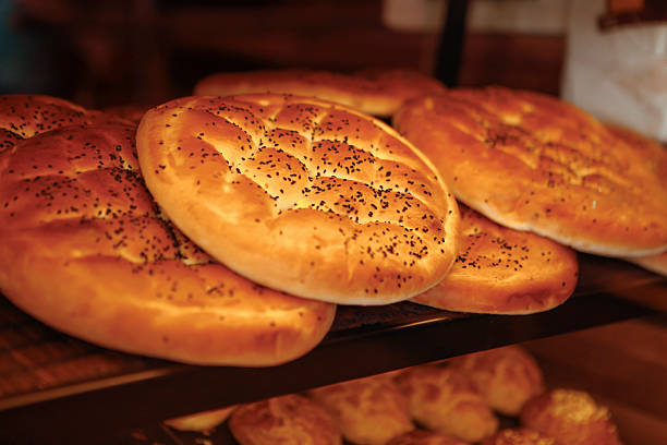 ramadan pão árabe - appetizer bread breakfast close up - fotografias e filmes do acervo