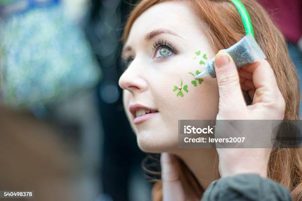 Herrliche Irische Mädchen Auf Der St Patricks Tag Dublin Irland Stockfoto und mehr Bilder von Saint Patricks-Tag