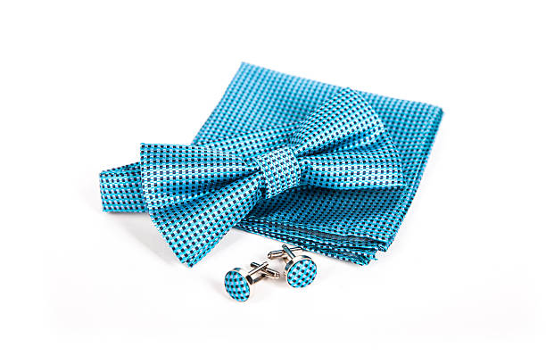 corbata de moño, pañuelo de moño y gemelos. boda accesorios de novio. - handkerchief necktie fashion tuxedo fotografías e imágenes de stock