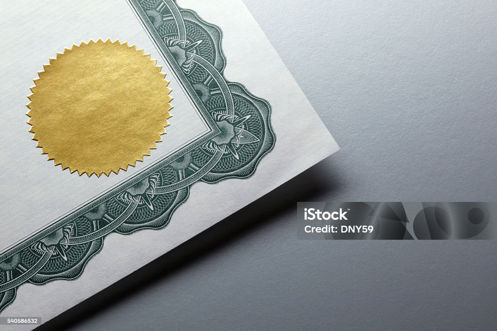 Oro sigillare su un certificato - Foto stock royalty-free di Certificato